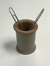 Load image into Gallery viewer, Magnetic Spool Pin Holder, Multiple Colors