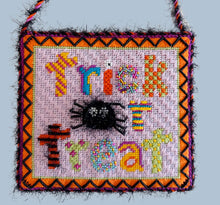 Load image into Gallery viewer, Trick or Treat Sign ND26