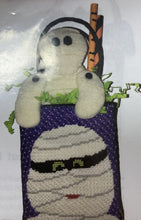 Load image into Gallery viewer, mummy treat bag