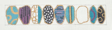 Load image into Gallery viewer, patterned bracelet, black or white