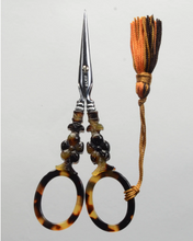 Load image into Gallery viewer, ecaille scissors, floral