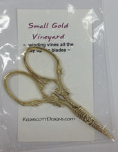Load image into Gallery viewer, vintage scissors