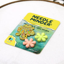 Load image into Gallery viewer, Mandala Jellyfish - Magnetic Needle Minder Set #1
