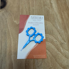 Load image into Gallery viewer, Small Flower scissors
