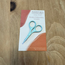 Load image into Gallery viewer, Small needlecraft scissors
