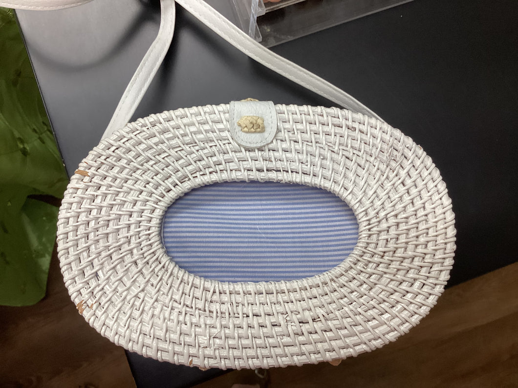 Wicker Oval Bag-white