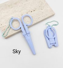 Load image into Gallery viewer, Portable folding scissors with sheath
