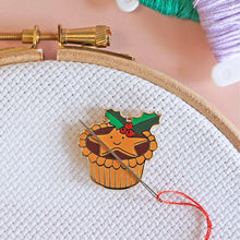 Load image into Gallery viewer, Mince Pie  Needle Minder
