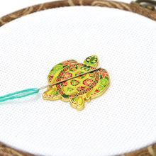 Load image into Gallery viewer, Mandala Turtle - Magnetic Needle Minder Set #1
