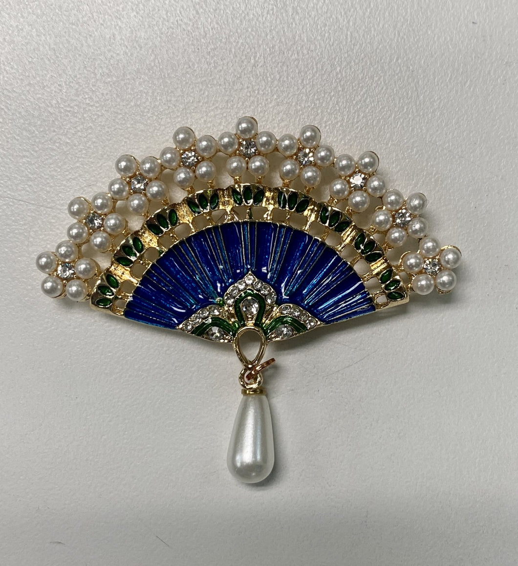 blue fan with pearls magnet